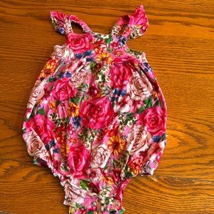 Posh Peanut Floral Bubble